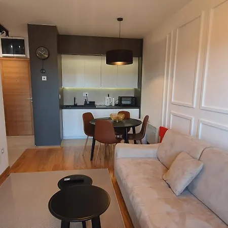 Royal View Apartment